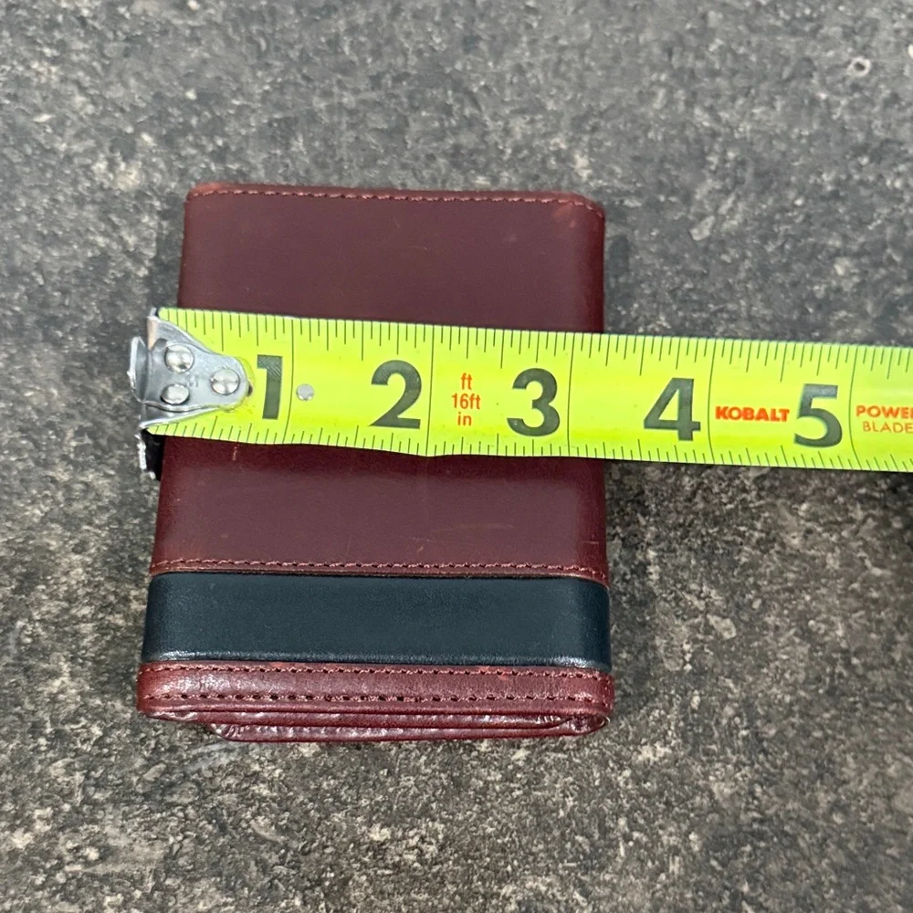Brighton Men's Distressed Brown Leather Triflold Wallet w/ Silver Metal Golfer